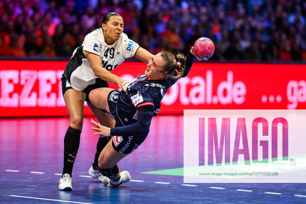 ROTTERDAM, NETHERLANDS - 14 DECEMBER, 2025: Aimee von Pereira, Deila Thale Rushfeldt - Final match, Women s Handball World Championship, WM, Weltmeisterschaft 2025 Germany - Norway at Ahoy Arena.
