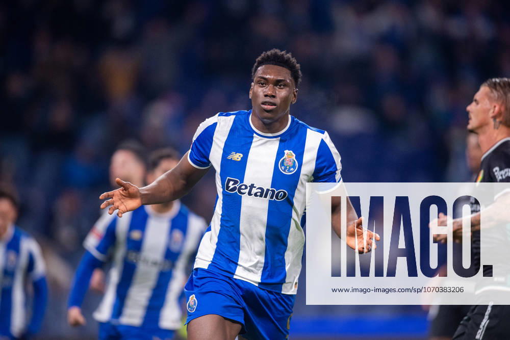 FC Porto v CF Estrela da Amadora - Primeira Liga In Lisbon, Portugal, on December 15, 2025, Samu Aghehowa from FC Porto celebrates his goal during the Liga Portugal Betclic 2025 26 match between FC Porto and CF Estrela da Amadora at Estadio do Dragao in Porto, Portugal. Porto Porto Portugal