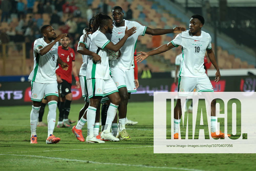 Egypt v Nigeria - International Friendly, Länderspiel, Nationalmannschaft In Cairo, Egypt, on December 16, 2025, Nigeria s players celebrate scoring their first goal with teammates. cairo Egypt