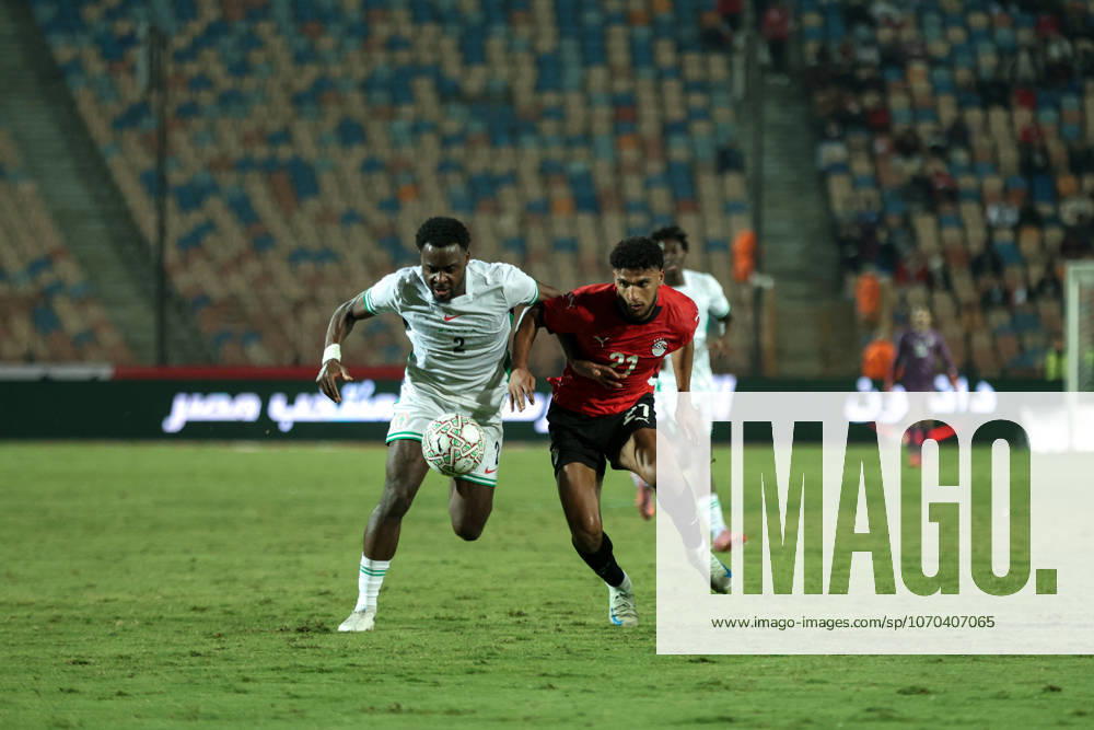 Egypt v Nigeria - International Friendly, Länderspiel, Nationalmannschaft Osama Faisal of Egypt competes with Bright Osayi-Samuel of Nigeria at Cairo International Stadium in Cairo, Egypt, on December 16, 2025. cairo Egypt