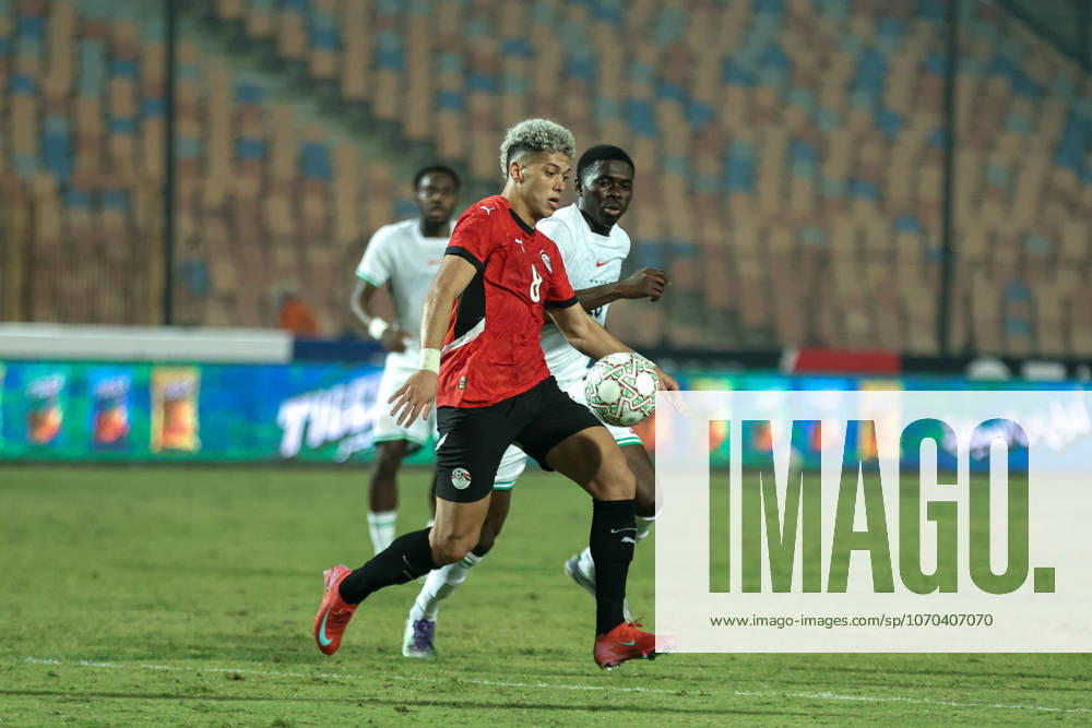Egypt v Nigeria - International Friendly, Länderspiel, Nationalmannschaft Egypt s Emam Ashour is in action with a Nigeria player at Cairo International Stadium in Cairo, Egypt, on December 16, 2025. cairo Egypt