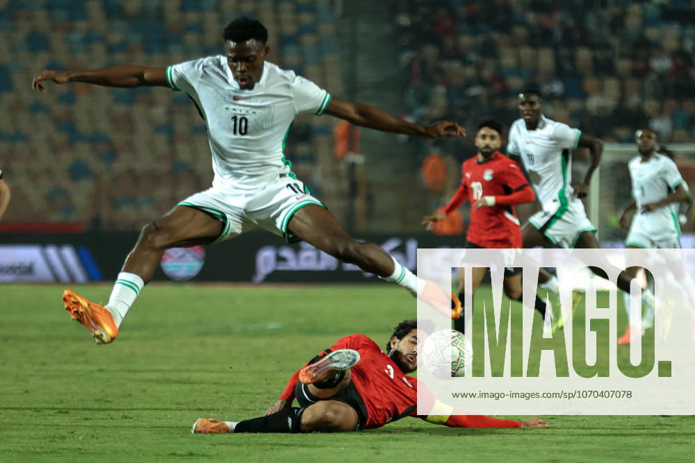 Egypt v Nigeria - International Friendly, Länderspiel, Nationalmannschaft Egypt s Mohamed Hany is in action with a Nigeria player at Cairo International Stadium in Cairo, Egypt, on December 16, 2025. cairo Egypt