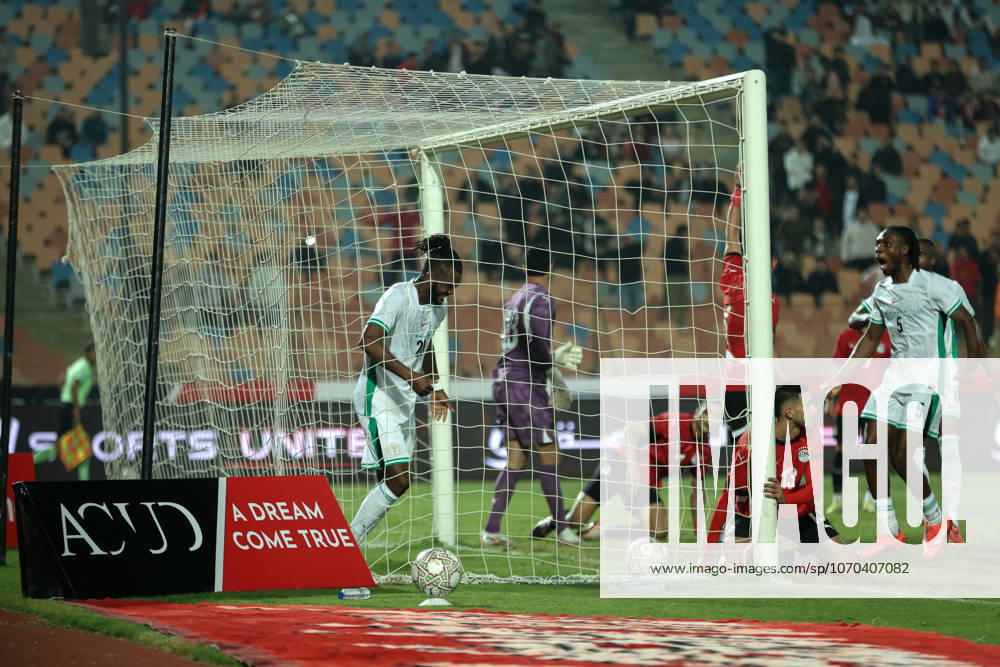 Egypt v Nigeria - International Friendly, Länderspiel, Nationalmannschaft In Cairo, Egypt, on December 16, 2025, Nigeria s players celebrate scoring their first goal with teammates. cairo Egypt