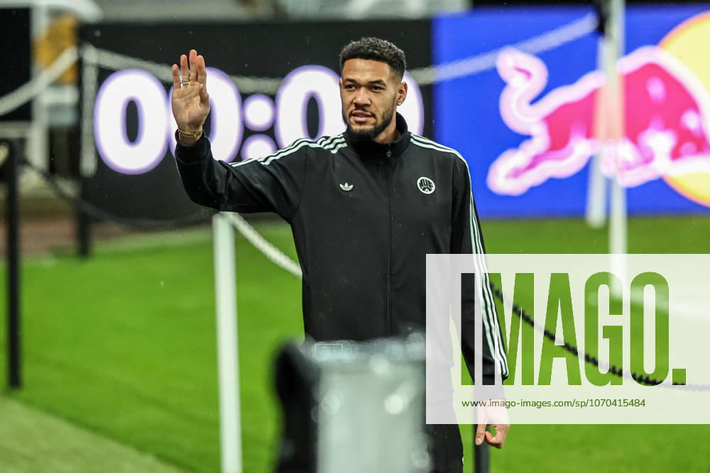 Carabao Cup Quarter Final Newcastle United v Fulham Joelinton of Newcastle United arrives during the Carabao Cup Quarter Final match Newcastle United vs Fulham at St. James s Park, Newcastle, United Kingdom, 17th December 2025 (Photo by Alfie Cosgrove News Images) Newcastle St. James s Park Tyne and Wear United Kingdom