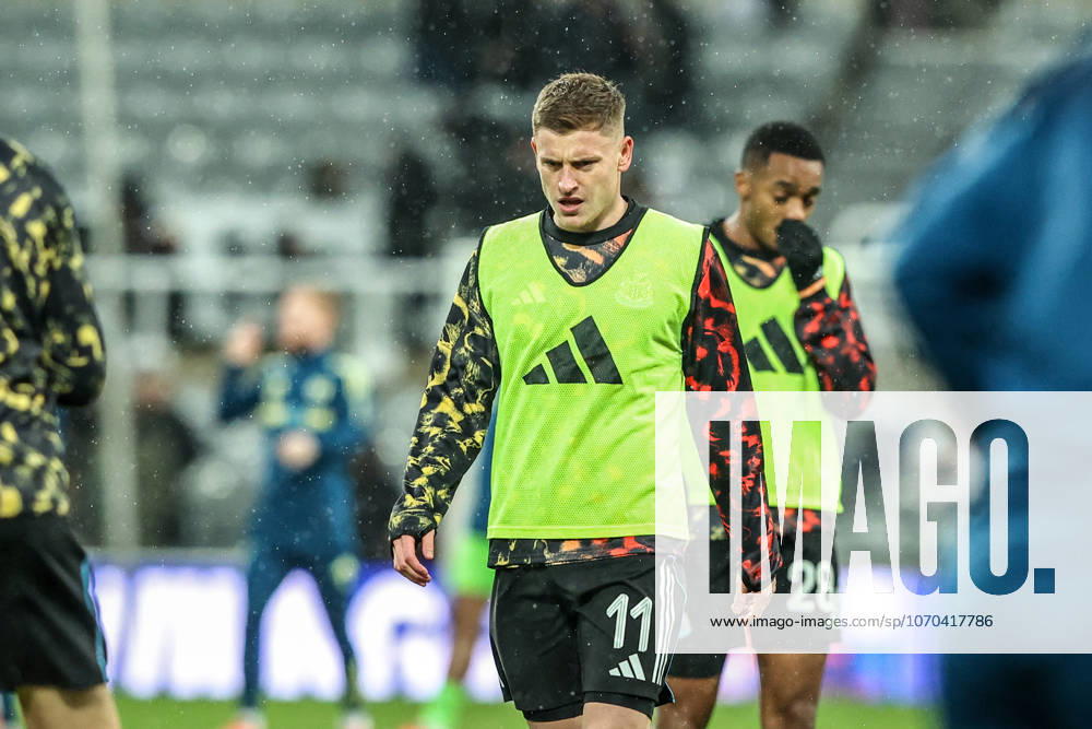 Carabao Cup Quarter Final Newcastle United v Fulham Harvey Barnes of Newcastle United in the pregame warmup session during the Carabao Cup Quarter Final match Newcastle United vs Fulham at St. James s Park, Newcastle, United Kingdom, 17th December 2025 (Photo by Alfie Cosgrove News Images) Newcastle St. James s Park Tyne and Wear United Kingdom
