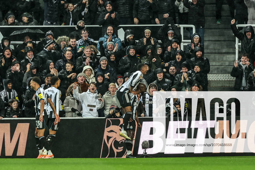 Carabao Cup Quarter Final Newcastle United v Fulham Yoane Wissa of Newcastle United celebrates his goal to make it 1-0 during the Carabao Cup Quarter Final match Newcastle United vs Fulham at St. James s Park, Newcastle, United Kingdom, 17th December 2025 (Photo by Alfie Cosgrove News Images) Newcastle St. James s Park Tyne and Wear United Kingdom