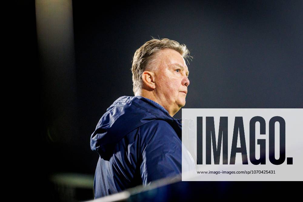 , 3FM benefietwedstrijd Spieren voor Spieren , Luisteraarsteam tegen bekende nederlanders voetballers Louis van Gaal 3FM benefietwedstrijd Spieren voor Spieren x200249528x