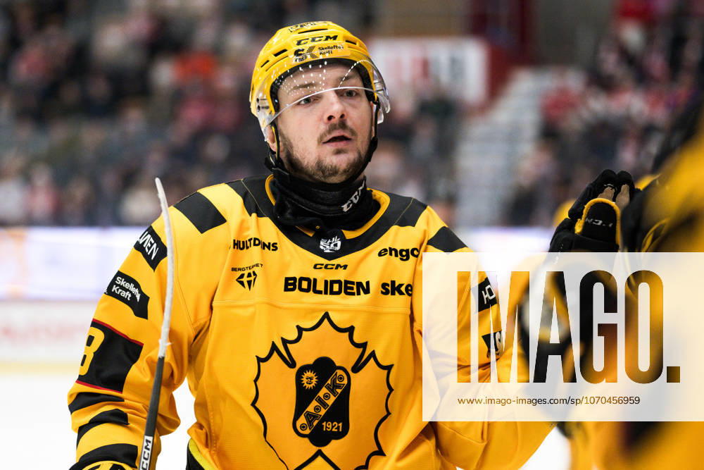 Skellefteas Oliver Okuliar cheers after 0 2 during the ice hockey match in SHL between Timra and Skelleftea on December 18, 2025 in Timra