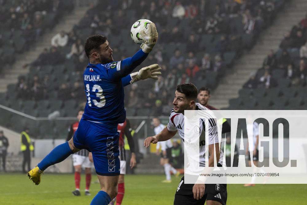 Legia Warszawa - Lincoln Red Imps 18.12.2025 football, Warsaw, UEFA Conference League game Legia Warszawa - Lincoln Red Imps (pilka nozna Liga Konferencji Europy ) image shows: Jaylan Hankins (L) Antonio Colak (R) photo Katarzyna Plewczynska Fotostyk