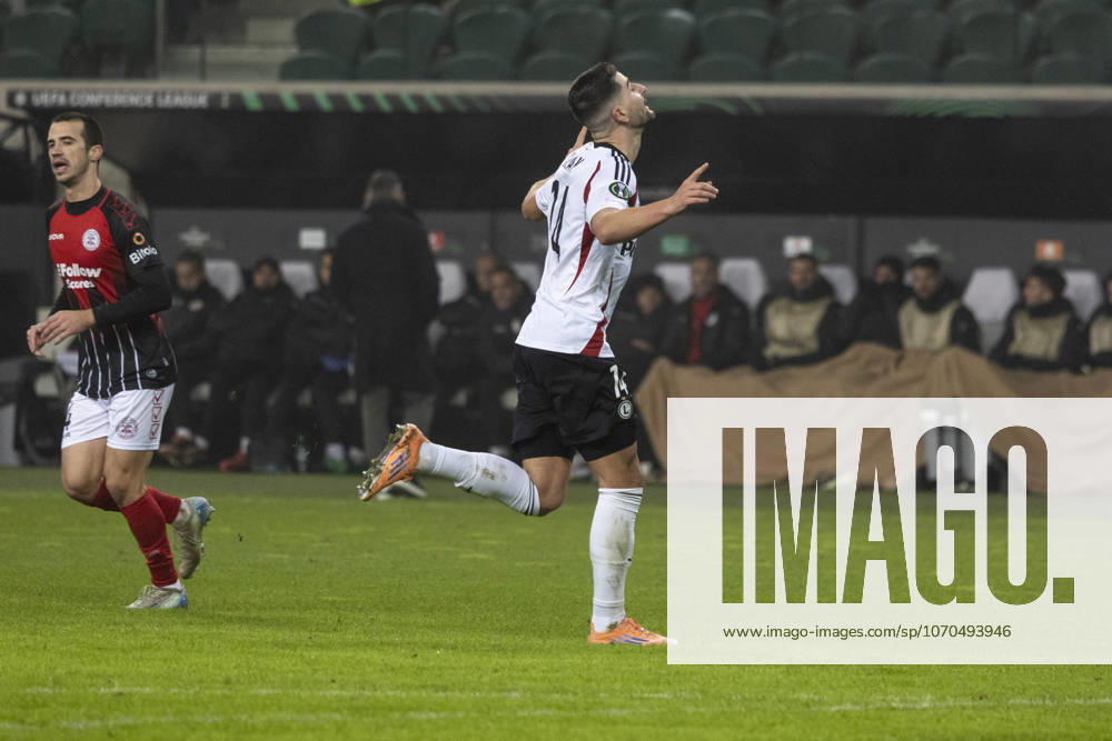 Legia Warszawa - Lincoln Red Imps 18.12.2025 football, Warsaw, UEFA Conference League game Legia Warszawa - Lincoln Red Imps (pilka nozna Liga Konferencji Europy ) image shows: Antonio Colak goal react (R) photo Katarzyna Plewczynska Fotostyk