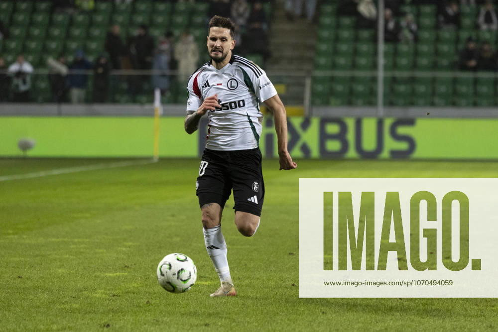 Legia Warszawa - Lincoln Red Imps 18.12.2025 football, Warsaw, UEFA Conference League game Legia Warszawa - Lincoln Red Imps (pilka nozna Liga Konferencji Europy ) image shows: Petar Stojanovic photo Katarzyna Plewczynska Fotostyk