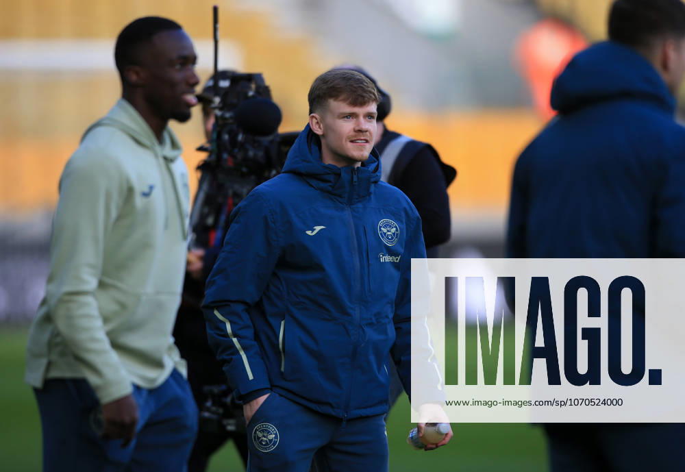 Keane Lewis-Potter of Brentford walks around the pitch of the Molineux stadium with team mates ahead of their Premier League match against Wolverhampton Wanderers. Wolverhampton Wanderers v Brentford, Premier League, Football, Molineux, Wolverhampton, UK - 20 Dec 2025Wolverhampton Molineux United Kingdom