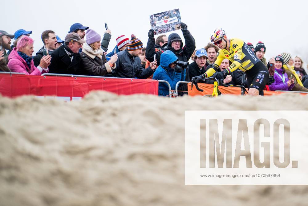 Belgian Wout van Aert pictured in action during the men s elite race of the World Cup cyclocross cycling event in Antwerp on Saturday 20 December 2025, the fifth stage (out of 12) of the UCI World Cup competition. JASPERxJACOBS x150374562x