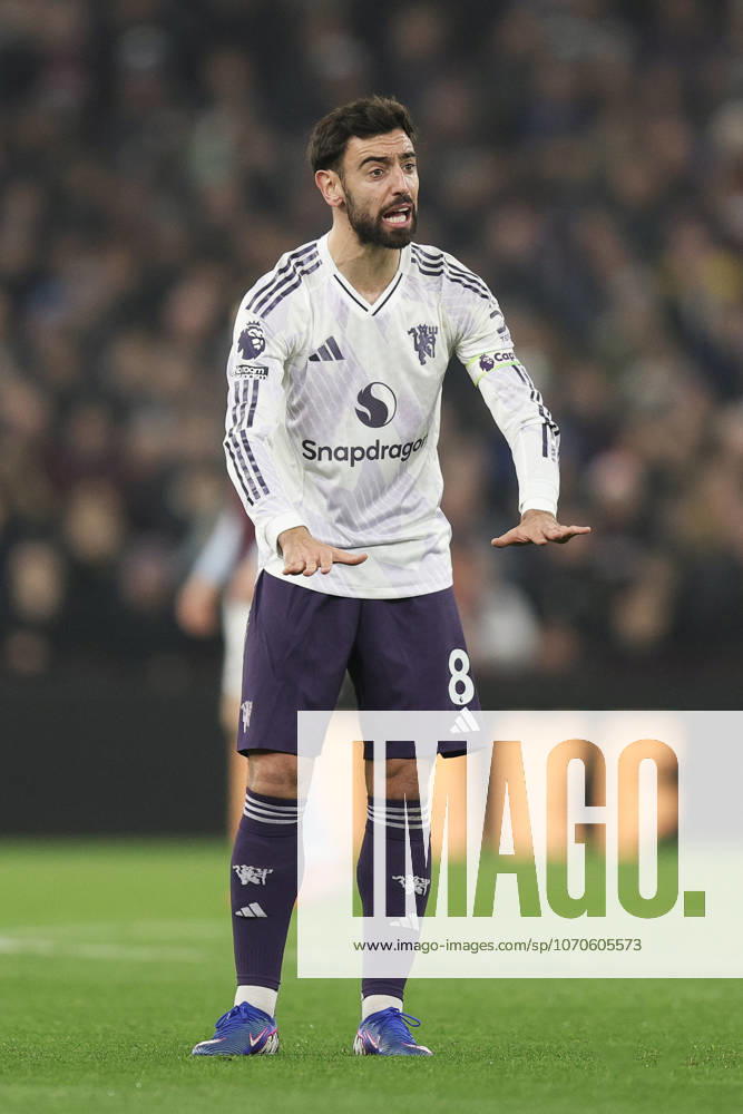 Birmingham, England, 21st December 2025. Bruno Fernandes of Manchester United, ManU reacts during the Aston Villa vs Manchester United Premier League match at Villa Park, Birmingham. Picture credit should read: James Baylis Sportimage . SPI_072_JB_ASTON_VILLA_MANUTD SPI-4388-0072