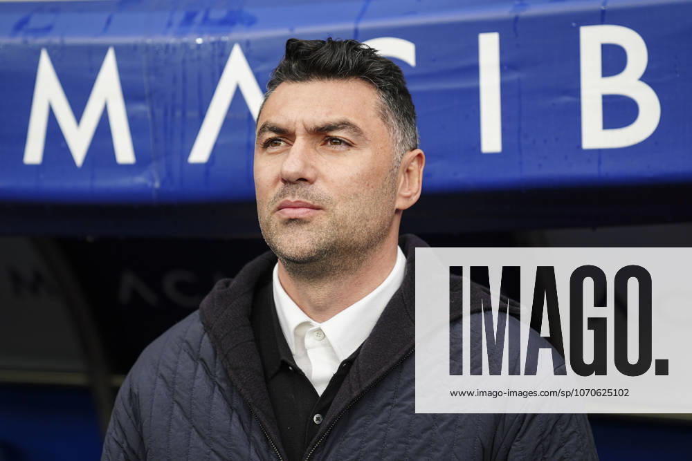 RAMS Basaksehir v Gaziantep FK - Turkish Super Lig ISTANBUL, TURKIYE - DECEMBER 22: Head coach Burak Yilmaz of Gaziantep FK follows the team s preparations ahead of the Turkish Super Lig week 17 football match between RAMS Basaksehir and Gaziantep FK at Basaksehir Fatih Terim Stadium in Istanbul, Turkiye on December 22, 2025. Agit Erdi Ulukaya Anadolu Istanbul Turkey. Editorial use only. Please get in touch for any other usage.