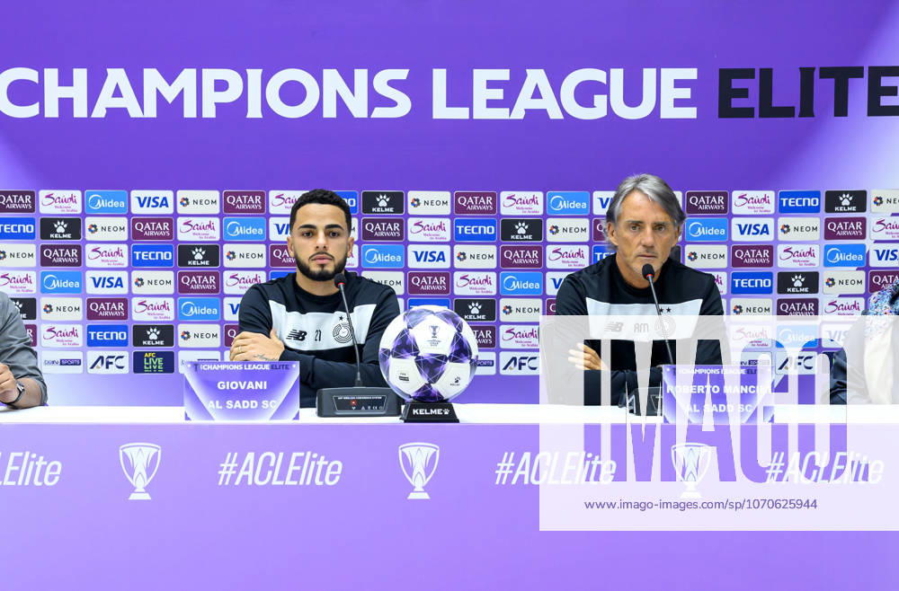 AFC Champions League Elite,Al Sadd SC press conference, PK, Pressekonferenz And Training Roberto Mancini, Head Coach of Al Sadd FC, and player Giovani attend a press conference at Jassim Bin Hamad Stadium in Doha, Qatar, on December 22, 2025, ahead of the AFC Champions League elite west football match between Qatar s Al Sadd SC and United Arab Emirates Shabab Al Ahli DOHA Qatar