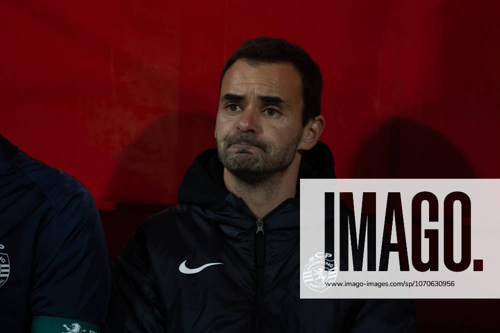 Joao Giao, Head Coach of Sporting CP B in action the Liga Portugal Meu Super match between SL Benfica B and Sporting CP B at Benfica Campus on December 22, 2025 in Lisbon, Portugal. Seixal Portugal - ZUMAp267 20251222_zsp_p267_009