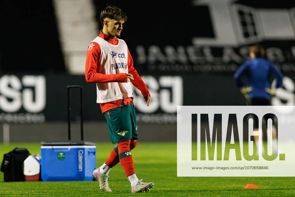Dinis Pinto seen during Liga Portugal game between teams of CF Estrela Amadora and Moreirense FC (Maciej Rogowski Ball Raw Images) Amadora Estadio Jose Gomes Portugal