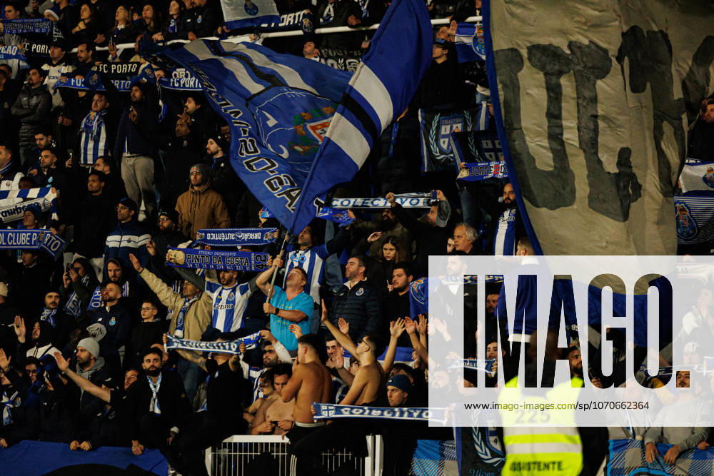 Fans of FC Porto seen during Liga Portugal game between teams of FC Alverca and FC Porto (Maciej Rogowski Ball Raw Images) Alverca Complexo Desportivo Alverca Portugal