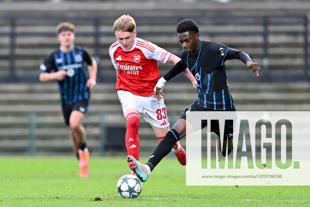 Club Brugge vs Arsenal Callan Hamill (83) of Arsenal and Jesse Bisiwu (74) of Club Brugge pictured in action during the matchday 6 Uefa Youth League League Phase game in season 2025 - 2026 between the Under 19 teams of Club Brugge KV and Arsenal FC on December 10 , 2025 in Brugge, Belgium. (Photo by David Catry sportpix) Brugge Jan Breydelstadion West Flanders Belgium