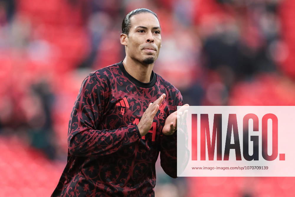 Premier League Liverpool v Wolverhampton Wanderers Virgil van Dijk of Liverpool applauds the fans in the pregame warmup session during the Premier League match Liverpool vs Wolverhampton Wanderers at Anfield, Liverpool, United Kingdom, 27th December 2025 (Photo by Mark Cosgrove News Images) Liverpool Anfield Merseyside United Kingdom