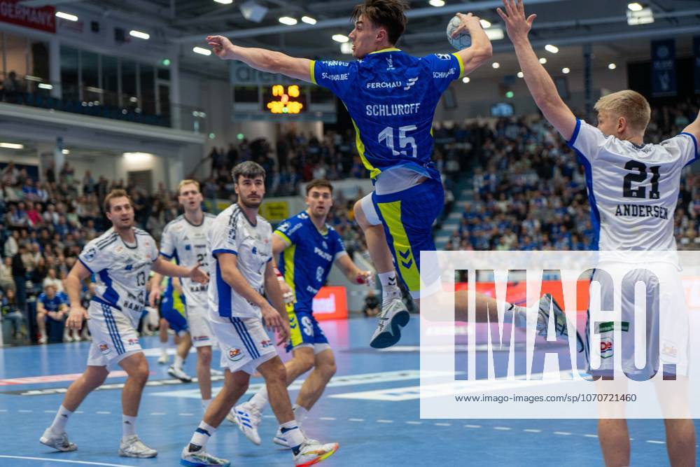 Miro Schluroff, backcourt, VfL Gummersbach 15 , Frederik Bo Andersen, outside HSV Hamburg 21 , Jacob Lassen, backcourt HSV Hamburg 9 , VfL Gummersbach vs HSV Hamburg , Daikin Handball Bundesliga, Men , Matchday 15, 27 12 2025 Gummersbach NRW Germany