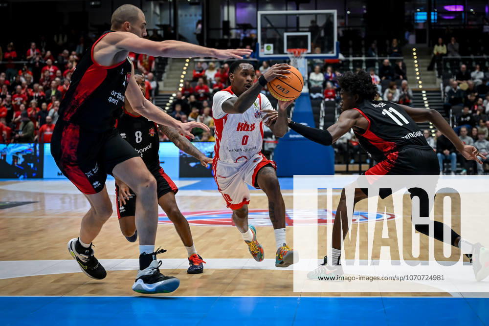 Barmer 2 Basketball Bundesliga ProA Rheinstars Köln vs Bayer Giants Leverkusen, 27 12 2025 Cedric Cezell Russell Jr RheinStarsKöln 0 , Barmer 2 Basketball Bundesliga ProA Rheinstars Köln vs Bayer Giants Leverkusen on 27 12 2025 at the Castello Düsseldorf in Düsseldorf Nordrhein Westfalen