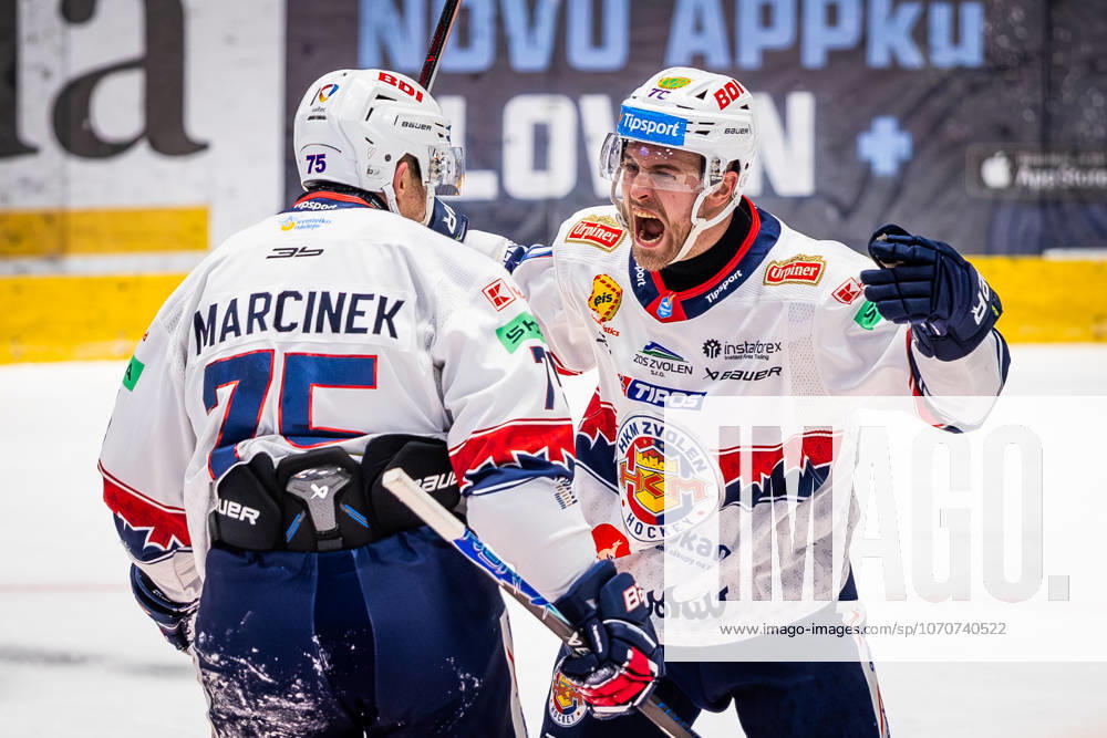 SLOVAN BRATISLAVA - HKM ZVOLEN Marek Hecl of Zvolen celebrates a goal with Patrik Marcinek during Slovak Ice hockey, Eishockey Eishockey Tipsport liga match between HC Slovan Bratislava and HKM Zvolen at Ondrej Nepela Arena in Bratislava. Bratislava, Slovakia, December 28, 2025. Photo by Branislav Racko.