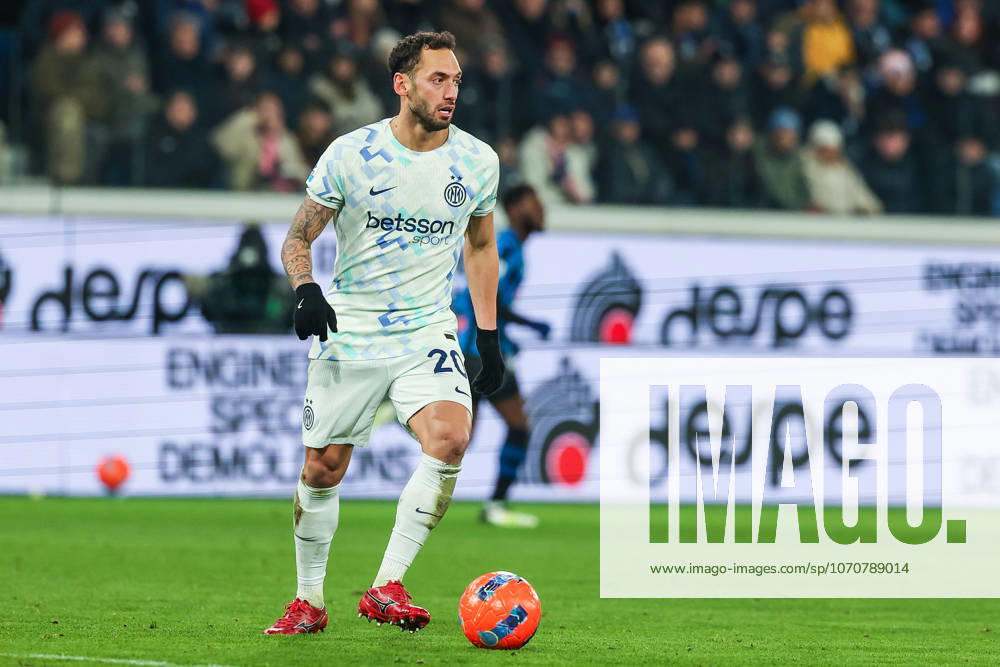 Hakan Calhanoglu of FC Internazionale seen in action during Serie A 2025 26 football match between Atalanta BC and FC Internazionale at New Balance Arena in Bergamo Italy on 28 December 2025. Bergamo Gewiss Stadium Bergamo Italy