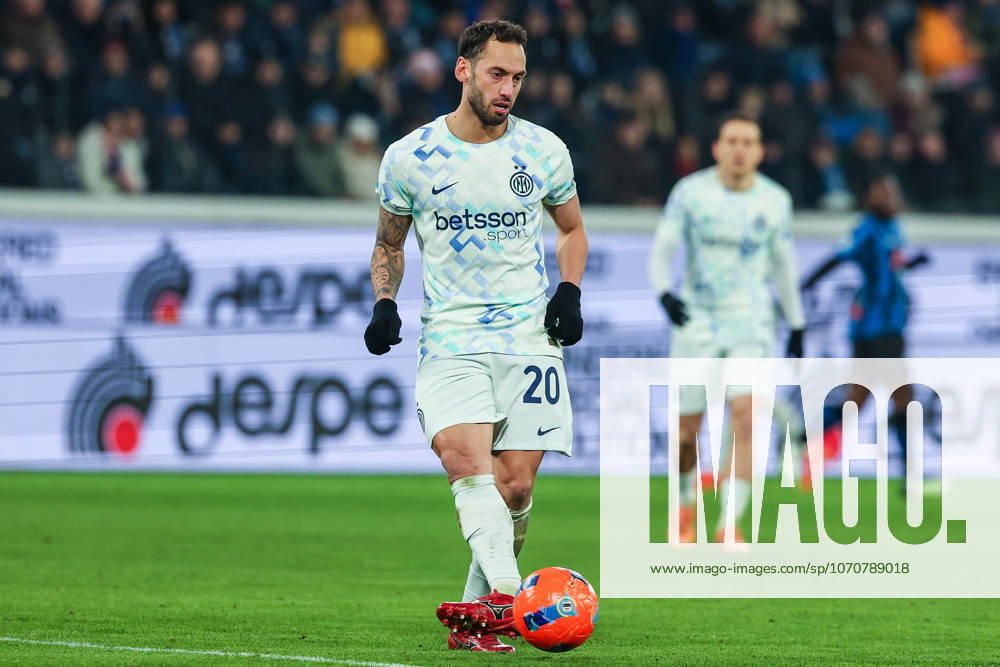 Hakan Calhanoglu of FC Internazionale seen in action during Serie A 2025 26 football match between Atalanta BC and FC Internazionale at New Balance Arena in Bergamo Italy on 28 December 2025. Bergamo Gewiss Stadium Bergamo Italy
