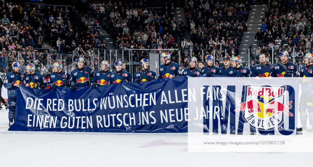 The Munich team wishes the fans a Happy New Year with a banner GER, EHC Red Bull Muenchen vs Augsburger Panther, Ice Hockey, DEL, Matchday 34, Season 2025 2026, 30 12 2025 GER, EHC Red Bull Muenchen vs Augsburger Panther, Ice Hockey, DEL, Matchday 34, Season 2025 2026, 30 12 2025 Muenchen
