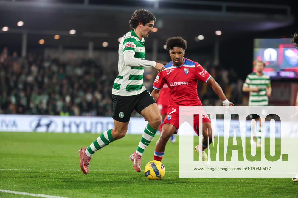 Francisco Trincao (Sporting CP) in action during the match between Gil Vicente FC and Sporting CP, valid for Liga Portugal Betclic 2025 2026 at Estadio Cidade de Barcelos on 2 January 2026. Barcelos Estadio Cidade de Barcelos Barcelos Portugal