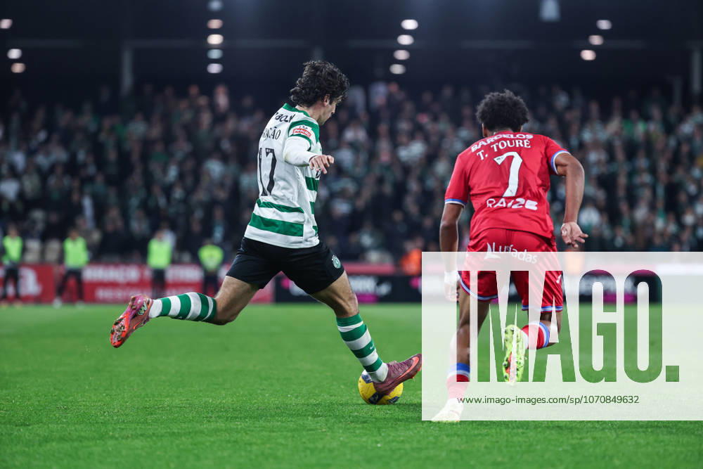 Francisco Trincao (Sporting CP) in action during the match between Gil Vicente FC and Sporting CP, valid for Liga Portugal Betclic 2025 2026 at Estadio Cidade de Barcelos on 2 January 2026. Barcelos Estadio Cidade de Barcelos Barcelos Portugal