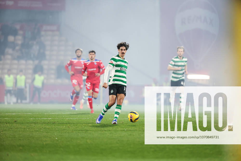 Francisco Trincao (Sporting CP) in action during the match between Gil Vicente FC and Sporting CP, valid for Liga Portugal Betclic 2025 2026 at Estadio Cidade de Barcelos on 2 January 2026. Barcelos Estadio Cidade de Barcelos Barcelos Portugal