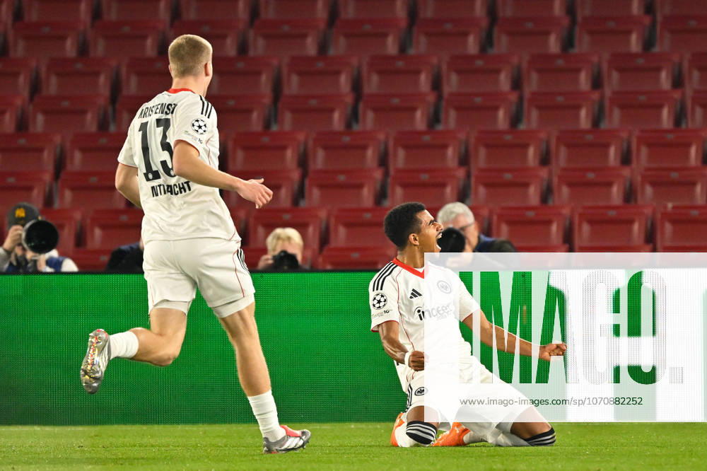 Barcelona, Camp Nou, 09 12 25, ESP, Men, UEFA Champions Leaugue, Season 2025 2026, FC Barcelona Eintracht Frankfurt Bild Ansgar KNAUFF Frankfurt jubilates after his goal to 0 1 UEFA regulations prohibit any use of photographs as image sequences and or quasi video Catalonia Spain