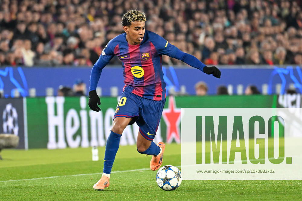 Barcelona, Camp Nou, 09 12 25, ESP, Men, UEFA Champions Leaugue, Season 2025 2026, FC Barcelona Eintracht Frankfurt Bild LAMINE YAMAL Barcelona UEFA regulations prohibit any use of photographs as image sequences and or quasi video Catalonia Spain