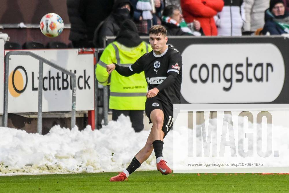 Arkadiusz Pyrka Pauli on the ball Germany , Hamburg , Millerntorstadion , Football , 1 Bundesliga , Test , FC St Pauli SV Werder Bremen
