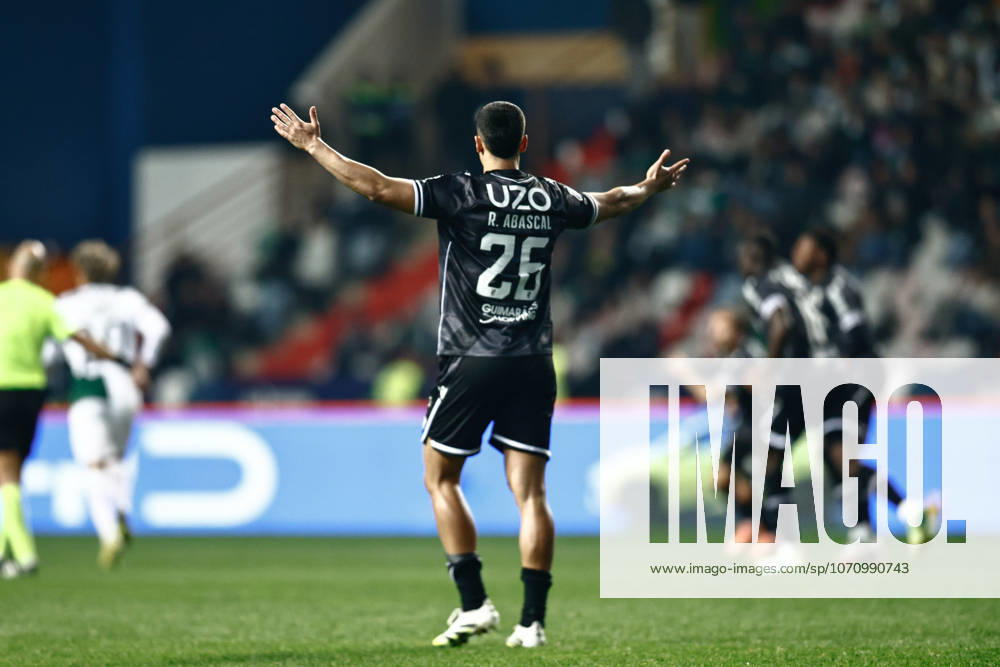 Rodrigo Abascal of Vitoria SC reacts during the Allianz Cup semi finals match between Sporting CP and Vitoria SC at Estadio Dr. Magalhaes Pessoa on January 6, 2026 in Leiria, Portugal. Leiria Portugal - ZUMAp267 20260106_zsp_p267_091