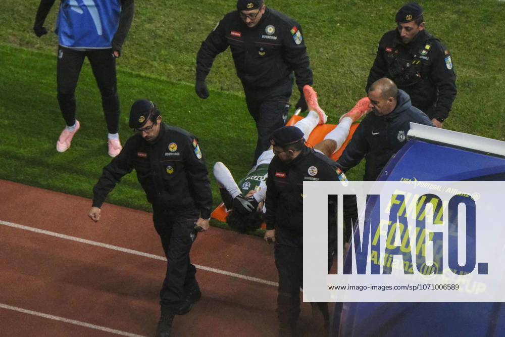 Eduardo Quaresma, Sporting goalkeeper during the Portuguese League Cup semi-final, match played at the Magalhaes Pessoa Stadium, Leiria, January 6, 2026 CARLOS BARROSO PRESSESPORTS SPORTING GUIMARAES 1 2 LEIRIA Stade Dr Magalhaes Pessoa Portugal GermanyxJapanxUKxFrancexBelgiumxOUT