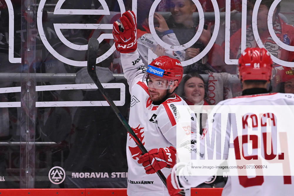 Utkani 39. kola hokejove extraligy: HC Ocelari Trinec - HC Energie Karlovy Vary, 7. ledna 2026, Trinec (Frydecko-Mistecko). Marko Dano z Trince se raduje z golu. (CTKxPhoto JaroslavxOzana) CTKPhotoP2026010707233 CTKPhotoP2026010707233