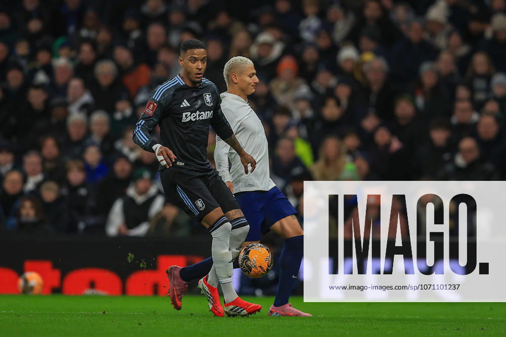 Tottenham Hotspur v Aston Villa, FA Cup, 3rd Round INJURY Tottenham Hotspur Forward Richarlison (9) pulls up during the FA Cup match between Tottenham Hotspur and Aston Villa at Tottenham Hotspur Stadium, London, UK on 10 January 2026. Editorial use only DataCo restrictions apply See www.football-dataco.com ,