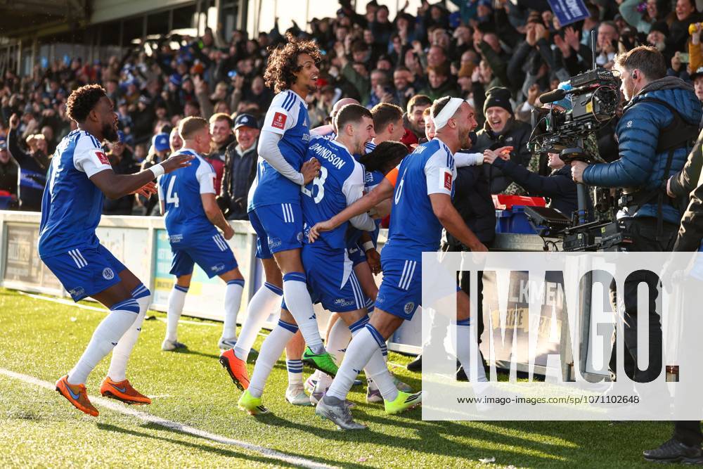Paul Dawson of Macclesfield FC celebrates with Isaac Buckley-Ricketts of Macclesfield FC and team mates. Macclesfield v Crystal Palace, Emirates FA Cup, Third Round, Football, Leasing.com Stadium, Macclesfield, UK - 10 Jan 2026Macclesfield Moss Rose United Kingdom