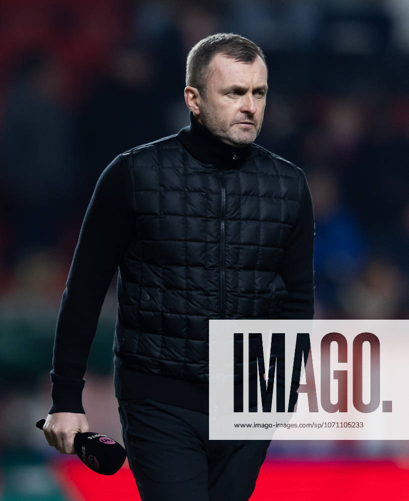 Charlton Athletic v Chelsea Emirates FA Cup Charlton Athletic Manager Nathan Jones looks on before the Emirates FA Cup Third Round match at The Valley, London 10 01 2026 UK Newspapers OUT
