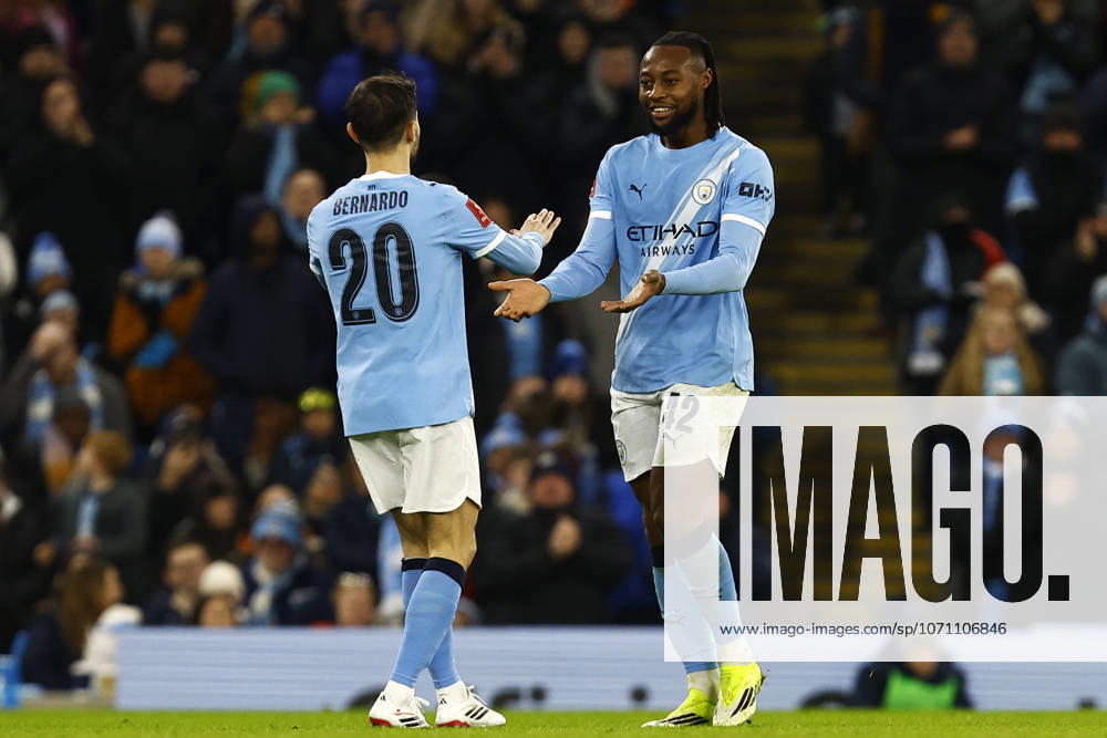 Manchester City v Exeter City, Manchester, UK - 10 January 2026 Antoine Semenyo of Manchester City is substituted and is seen pictured with Bernardo Silva of Manchester City during the Emirates FA Cup Round 3 match between Manchester City and Exeter City at The Etihad Stadium on 10 January 2026 in Manchester, England (Photo by Steve Taylor PPAUK) Manchester The Etihad Stadium Greater Manchester England