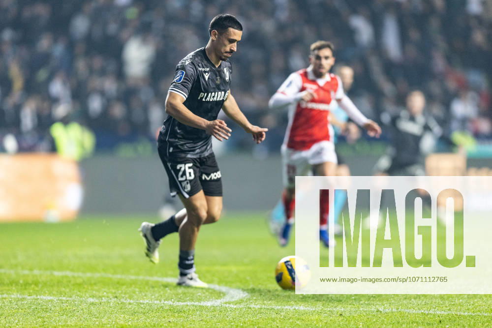 Rodrigo Abascal of Vitoria Guimaraes SC in action during the Allianz Cup Final match between Vitoria Guimaraes SC and SC Braga at Estadio Dr. Magalhaes Pessoa on January 10, 2026 in Leiria, Portugal. Leiria Portugal - ZUMAp267 20260110_zsp_p267_126