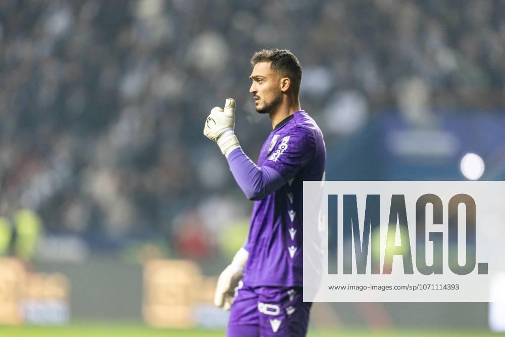 Charles goalkeeper of Vitoria Guimaraes reacts during the Allianz Cup Final match between Vitoria Guimaraes SC and SC Braga at Estadio Dr. Magalhaes Pessoa on January 10, 2026 in Leiria, Portugal. Leiria Portugal - ZUMAp267 20260110_zsp_p267_177