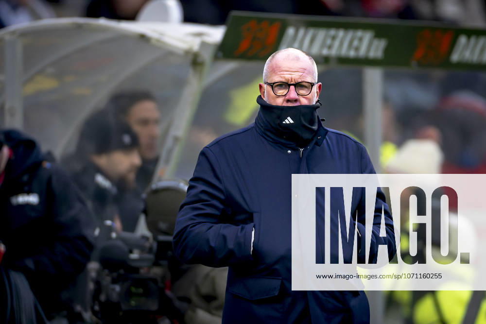 AFC Ajax Amsterdam trainer Fred Grim during the match SC Telstar vs AFC Ajax Amsterdam at the Buko Stadium for the Dutch Vriendenloterij Eredivisie season 2025 2026 in VELSEN ZUID, Netherlands on 11 january 2026, photo by Marcel van Dorst EYE4images DeFodi Images