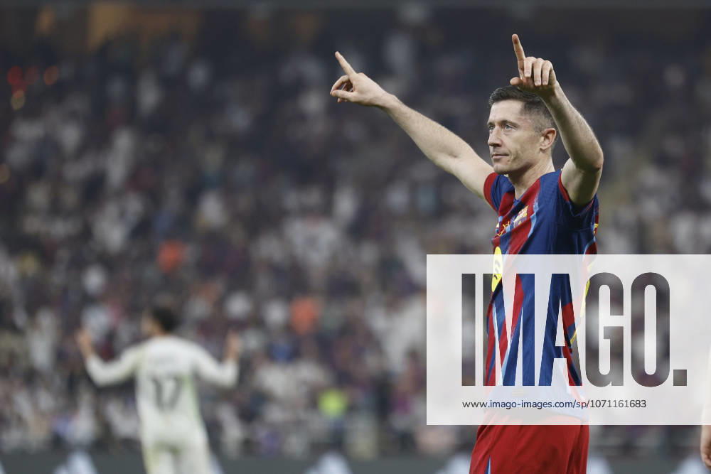 FC Barcelona, Barca striker Robert Lewandowski celebrates after scoring the 2-1 goal during the Spanish Super Cup final between FC Barcelona and Real Madrid, at King Abdullah Sports City stadium in Jeddah, Saudi Arabia, 11 January 2026. Super Cup of Spain Final. FC Barcelona vs Real Madrid !ACHTUNG: NUR REDAKTIONELLE NUTZUNG!