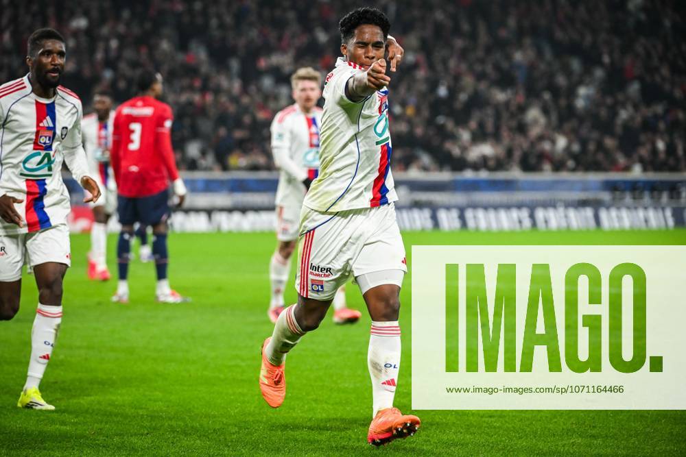 Villeneuve-D ascq, France, France: Endrick FELIPE MOREIRA DE SOUSA of Lyon celebrates his goal during the French Cup match between Lille OSC (LOSC) and Olympique Lyonnais (OL) at Pierre Mauroy Stadium on January 11, 2026 in Villeneuve-d Ascq near Lille, France. Villeneuve-D ascq France - ZUMAm308 20260111_zsp_m308_011