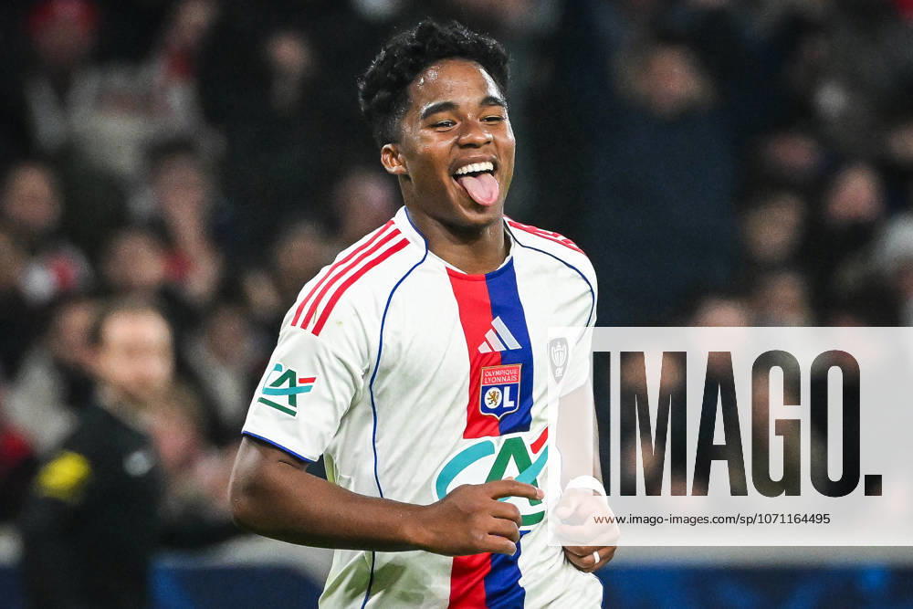 Villeneuve-D ascq, France, France: Endrick FELIPE MOREIRA DE SOUSA of Lyon celebrates his goal during the French Cup match between Lille OSC (LOSC) and Olympique Lyonnais (OL) at Pierre Mauroy Stadium on January 11, 2026 in Villeneuve-d Ascq near Lille, France. Villeneuve-D ascq France - ZUMAm308 20260111_zsp_m308_009